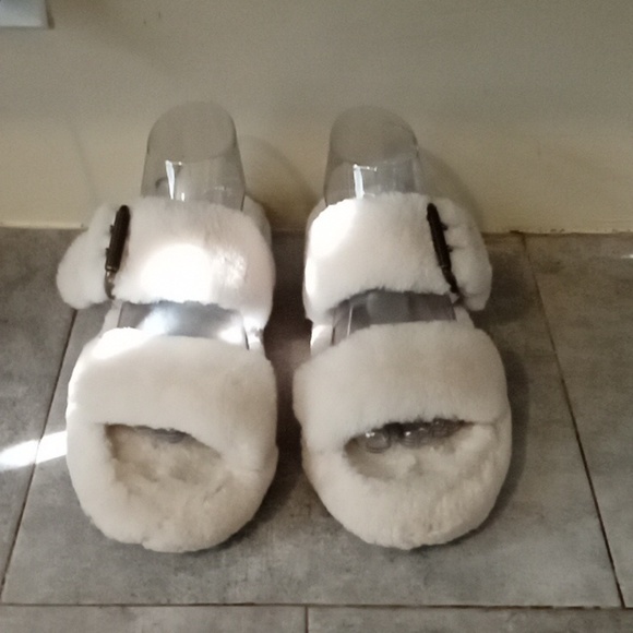 UGG     size 8 women - Picture 3 of 8